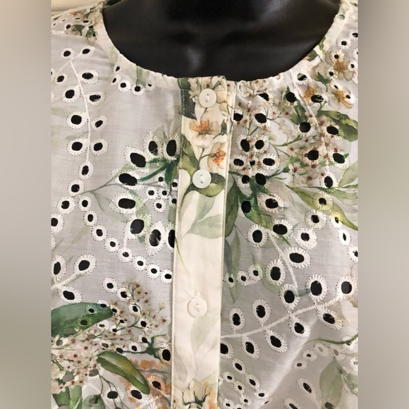 White crochet eyelet style green floral button down blouse top size Large new - Picture 7 of 15